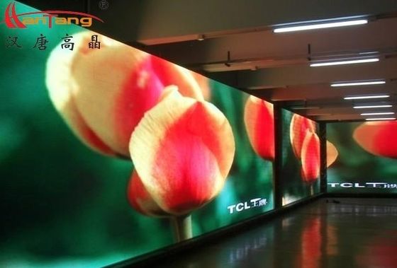 ให้เช่าร่มจอแสดงผล LED แผงหน้าจอ LED ที่มีความยืดหยุ่น 16mm พิกเซลทางลาด